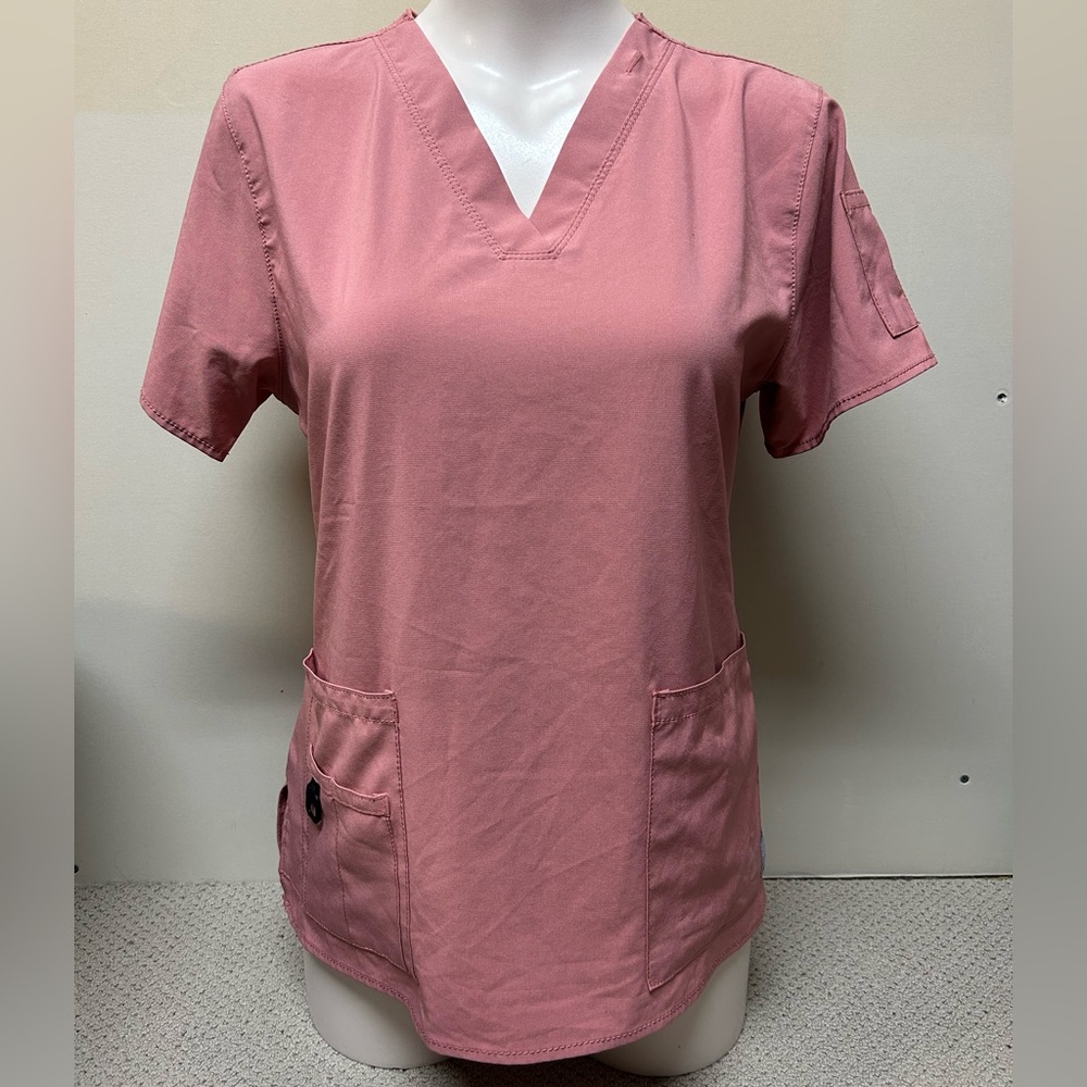 2/$75💥- SCRUBS | Women’s Carhartt scrubs shirt size medium